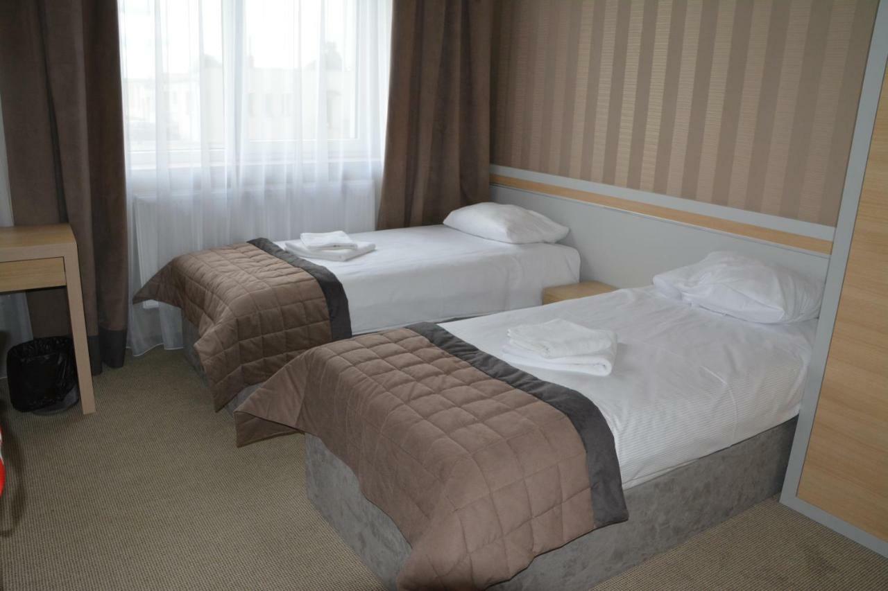 Emef Centrum Szkoleniowo-Serwisowe Sokolka Exteriör bild